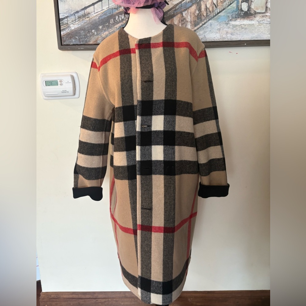 Reversible Burberry coat size 8/10 US